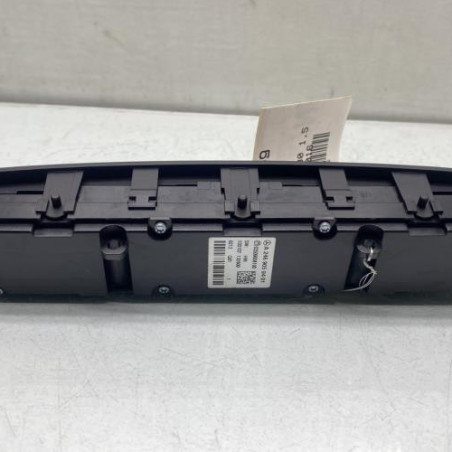 Bouton de warning MERCEDES CLASSE A 176