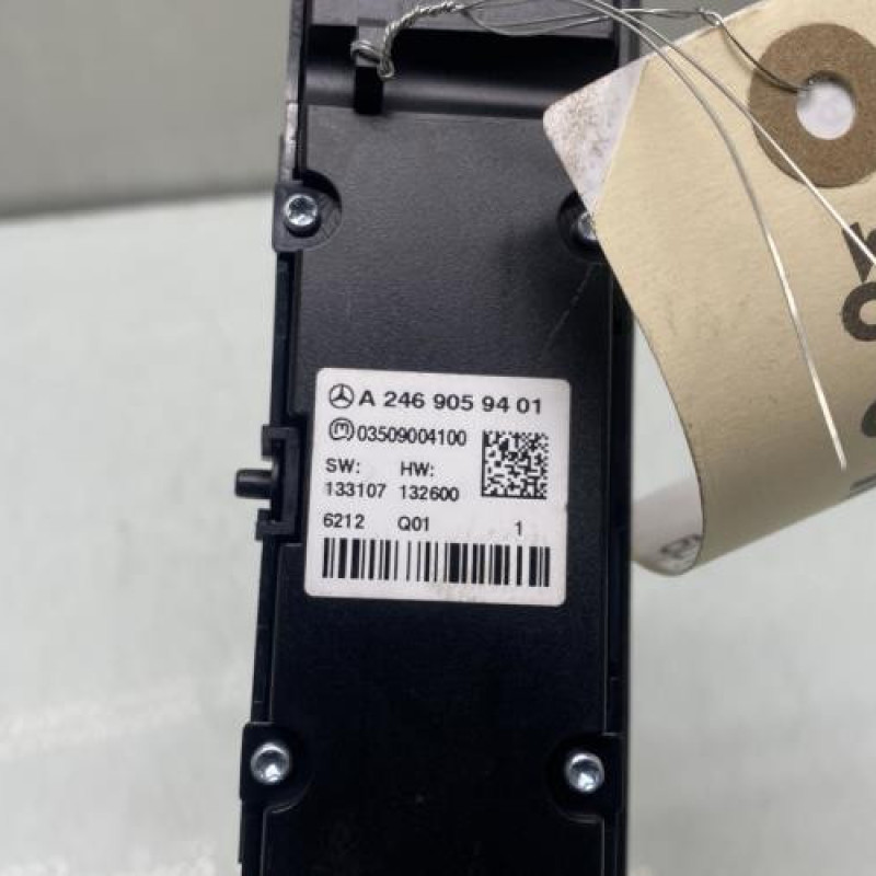 Bouton de warning MERCEDES CLASSE A 176 Photo n°3