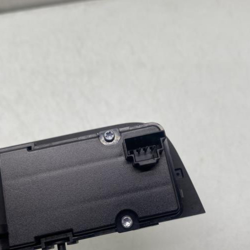 Bouton de warning MERCEDES CLASSE A 176 Photo n°4