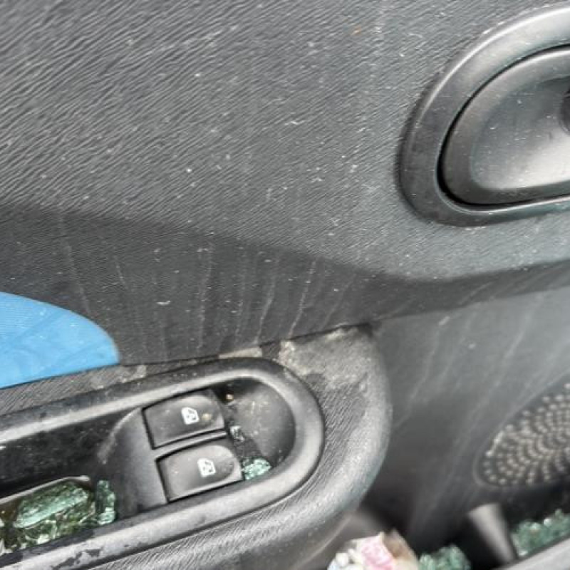 Boitier UCH RENAULT TWINGO 2 Photo n°13