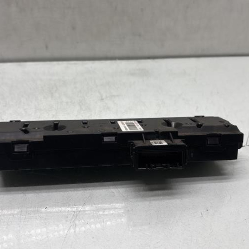 Bouton de warning RENAULT CLIO 5 Photo n°2