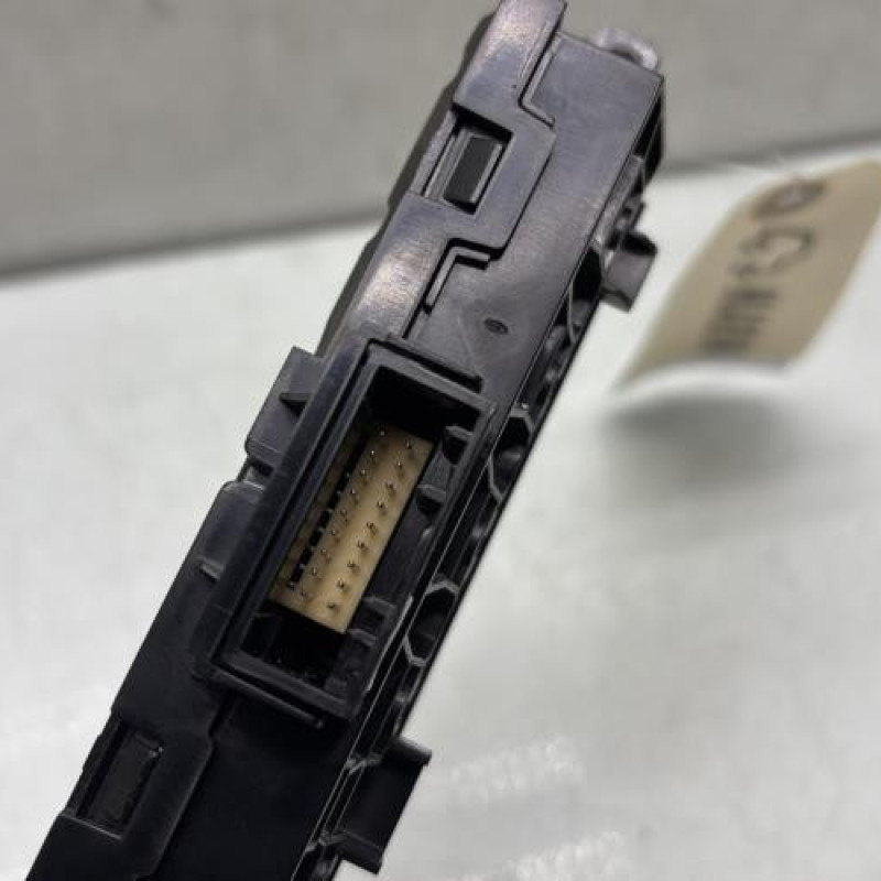 Bouton de warning RENAULT CLIO 5 Photo n°3