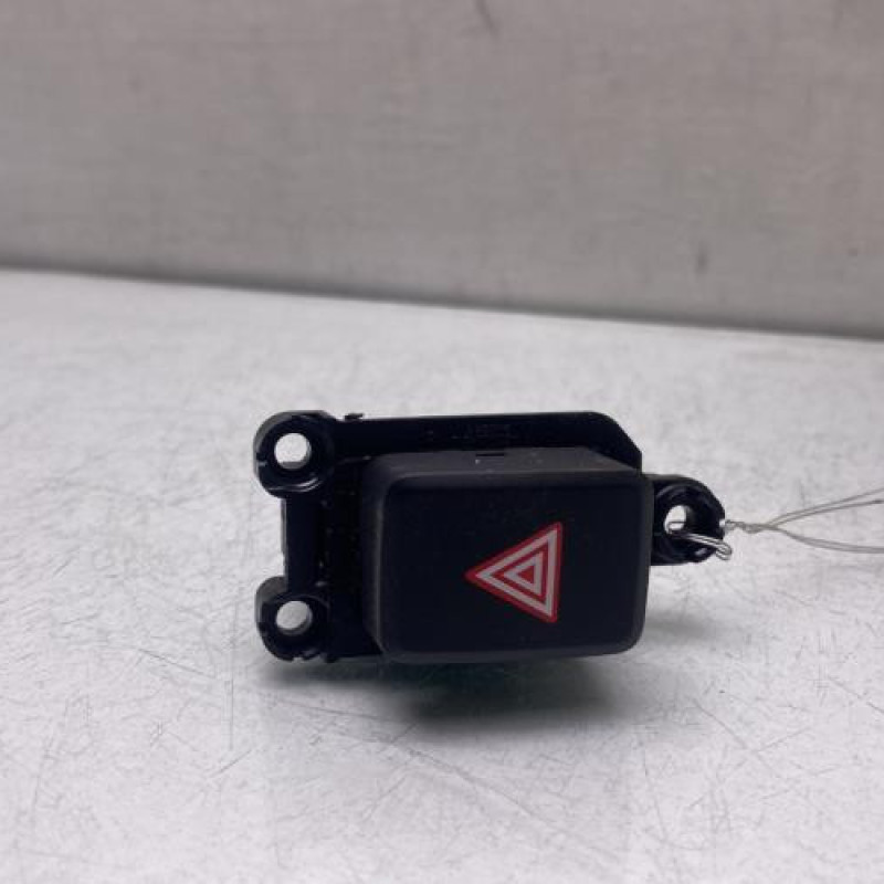 Bouton de warning KIA CEE-D 2 Photo n°1