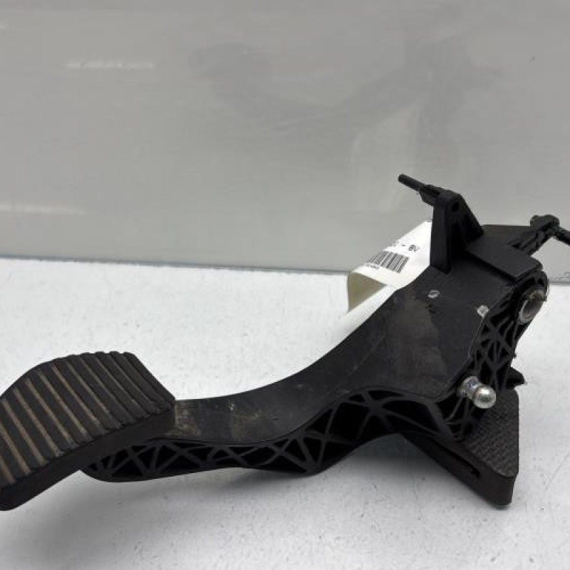 Pedale d'embrayage PEUGEOT 5008 1 Photo n°1