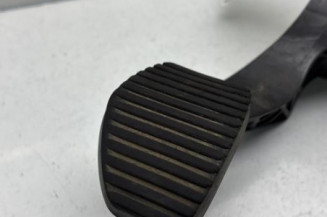 Pedale d'embrayage PEUGEOT 5008 1