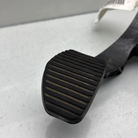 Pedale d'embrayage PEUGEOT 5008 1