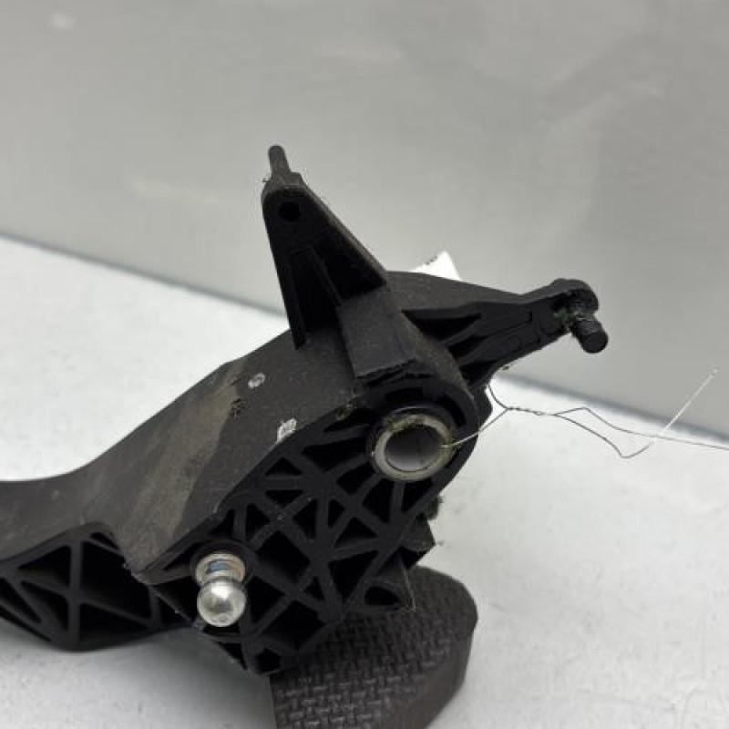 Pedale d'embrayage PEUGEOT 5008 1 Photo n°3