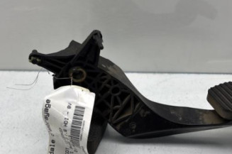 Pedale d'embrayage PEUGEOT 5008 1