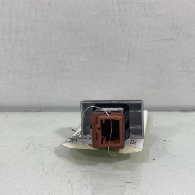 Bouton de warning CITROEN JUMPY 3 M Photo n°3