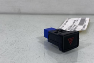 Bouton de warning VOLKSWAGEN POLO 6 Photo n°1