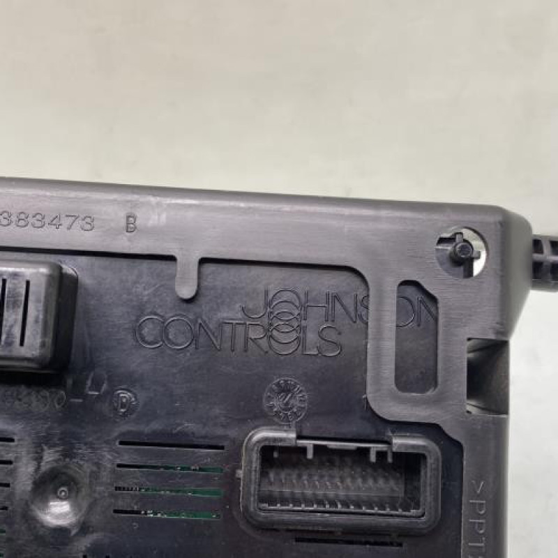 Boitier UCH RENAULT CLIO 3 Photo n°2