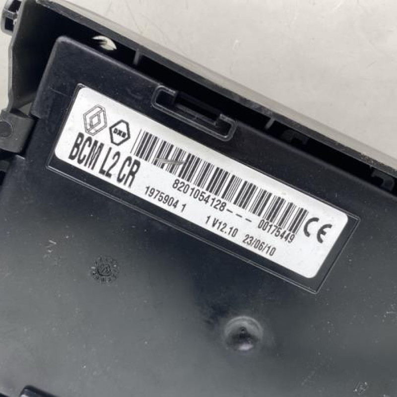 Boitier UCH RENAULT CLIO 3 Photo n°4