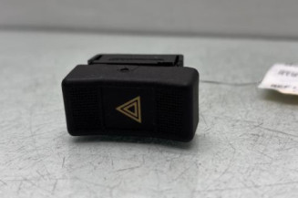 Bouton de warning RENAULT R19 Photo n°1