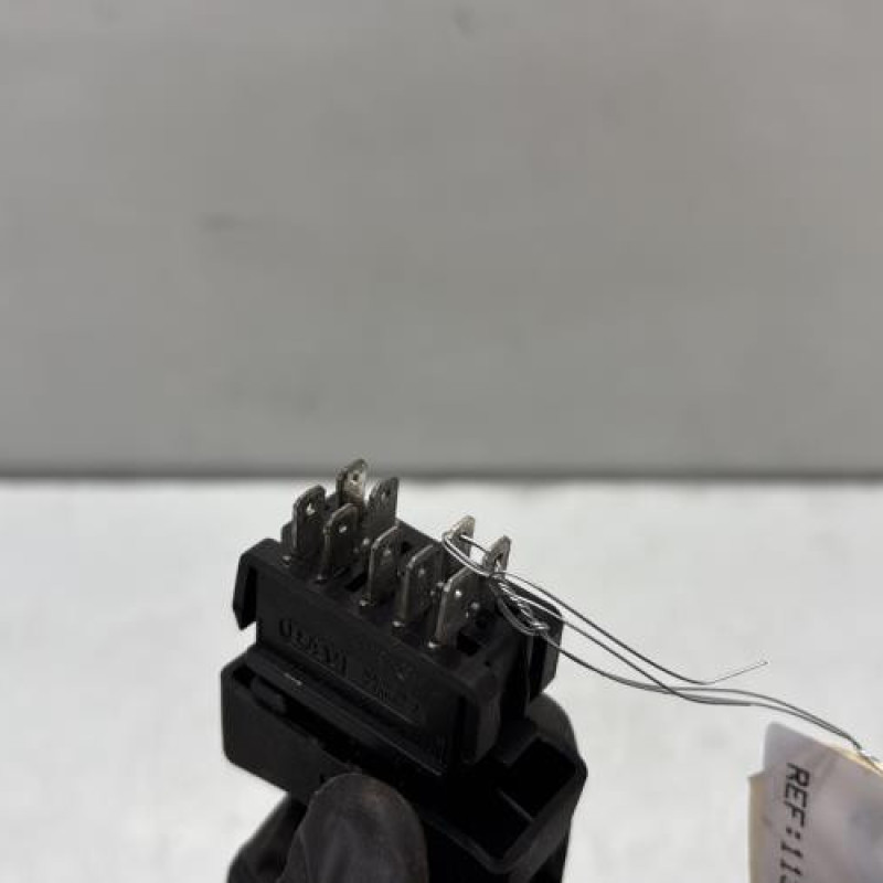 Bouton de warning RENAULT R19 Photo n°3