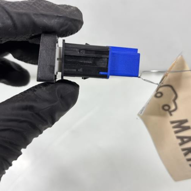 Bouton de warning VOLKSWAGEN TOURAN 3 Photo n°2