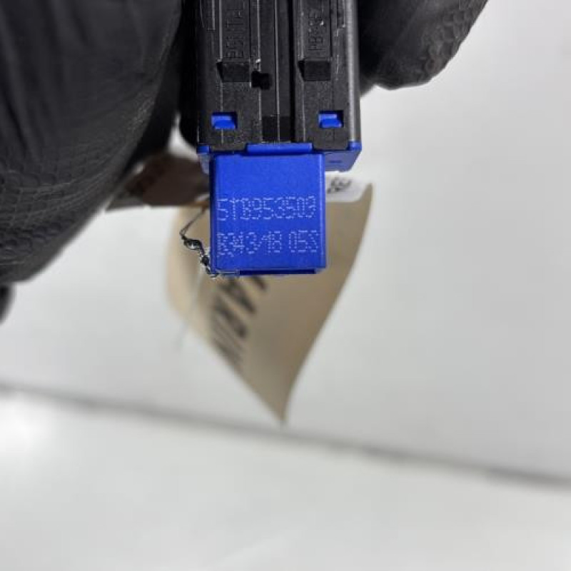 Bouton de warning VOLKSWAGEN TOURAN 3 Photo n°5