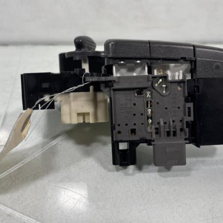 Bouton de warning TOYOTA YARIS 1