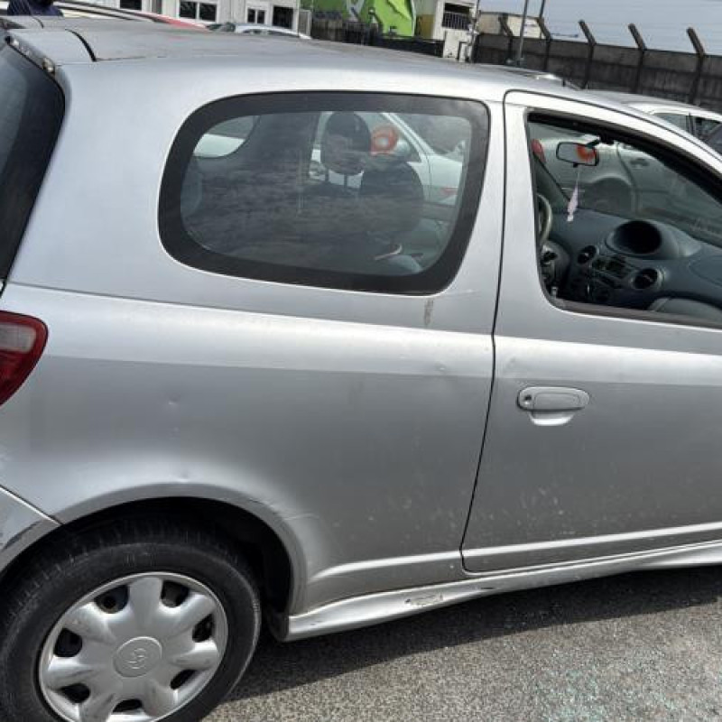 Bouton de warning TOYOTA YARIS 1 Photo n°13