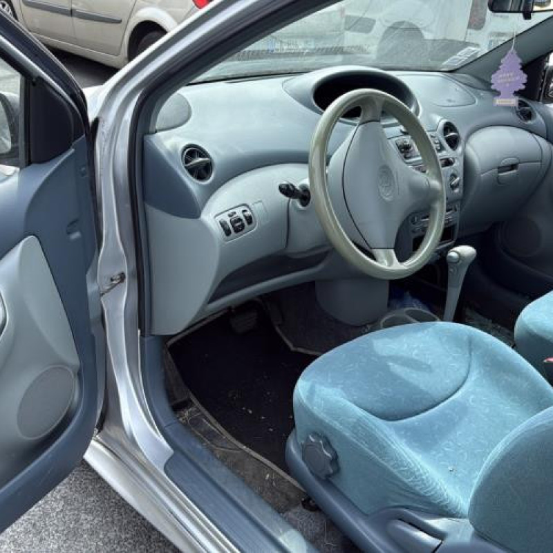 Bouton de warning TOYOTA YARIS 1 Photo n°15