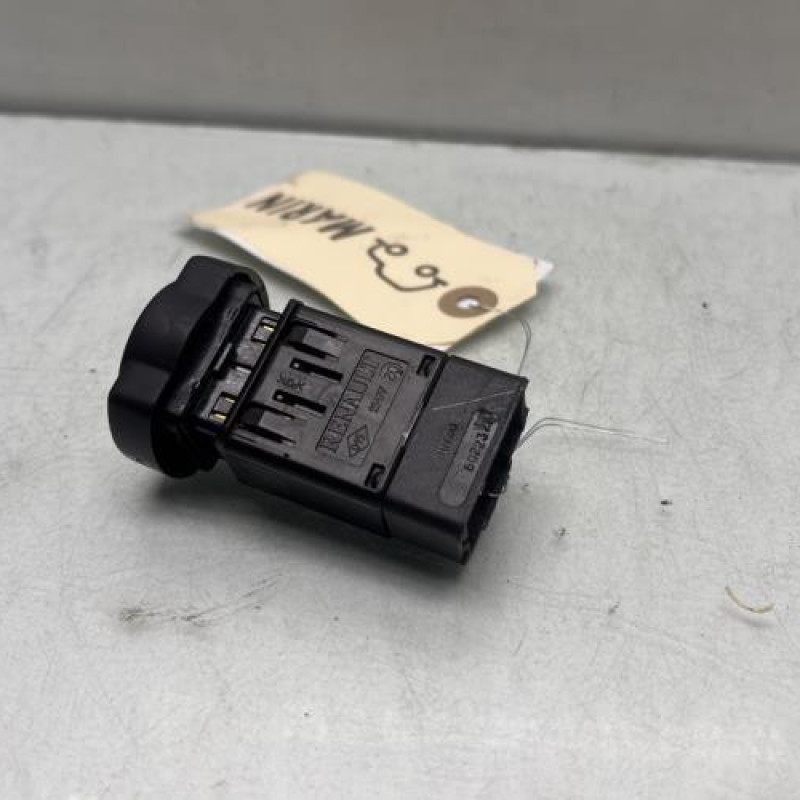 Bouton de warning DACIA DUSTER 1 Photo n°2