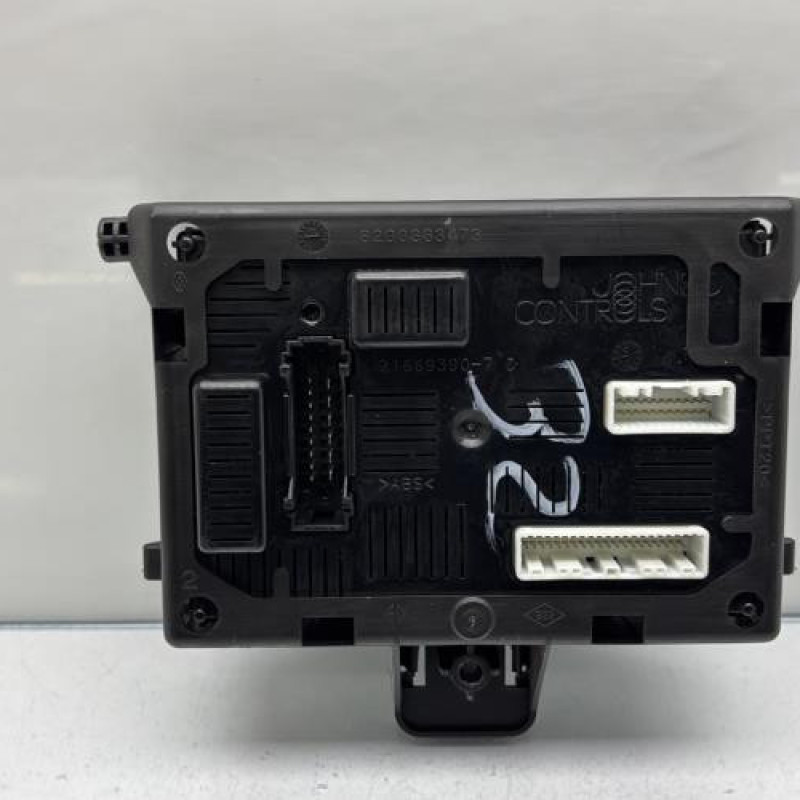 Boitier UCH RENAULT CLIO 3 Photo n°1