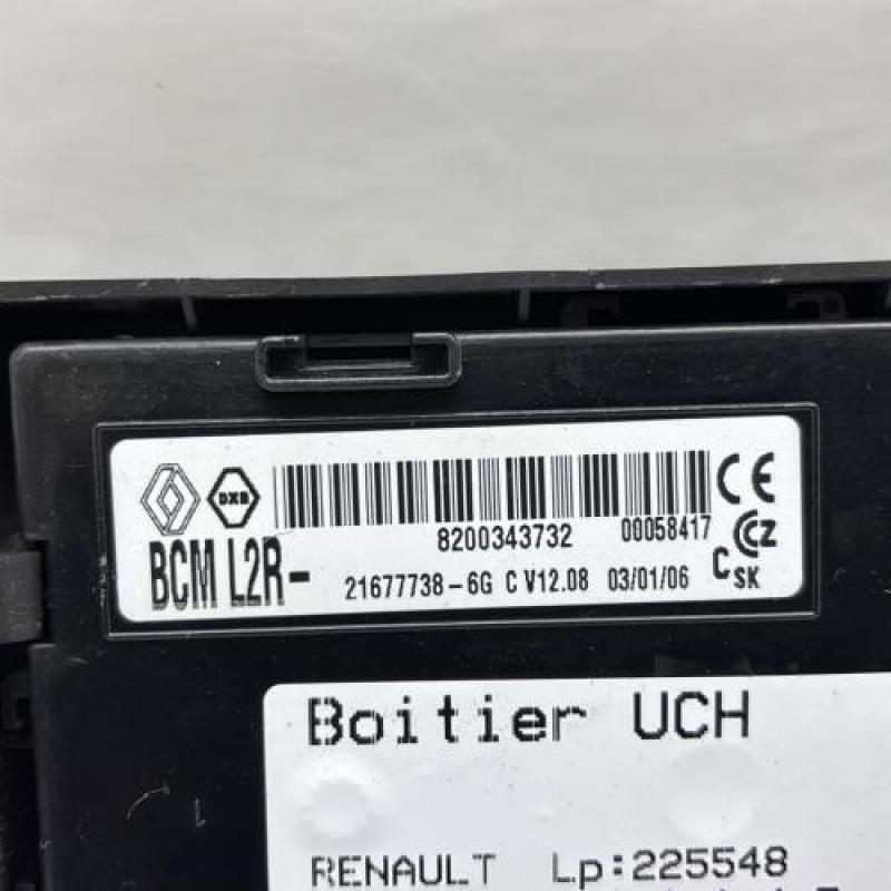 Boitier UCH RENAULT CLIO 3 Photo n°4