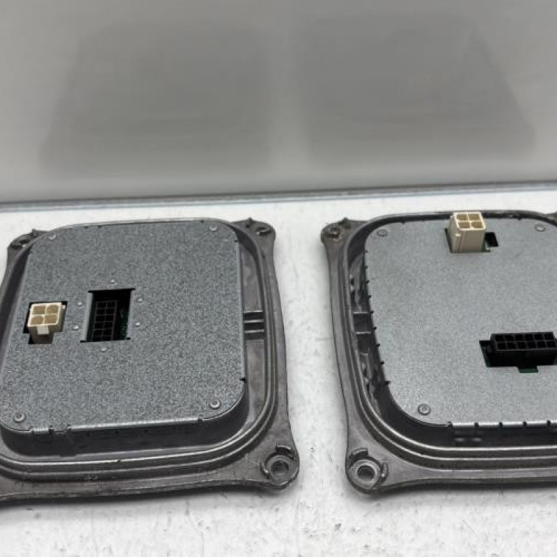 Boitier xenon PEUGEOT 308 2 Photo n°4