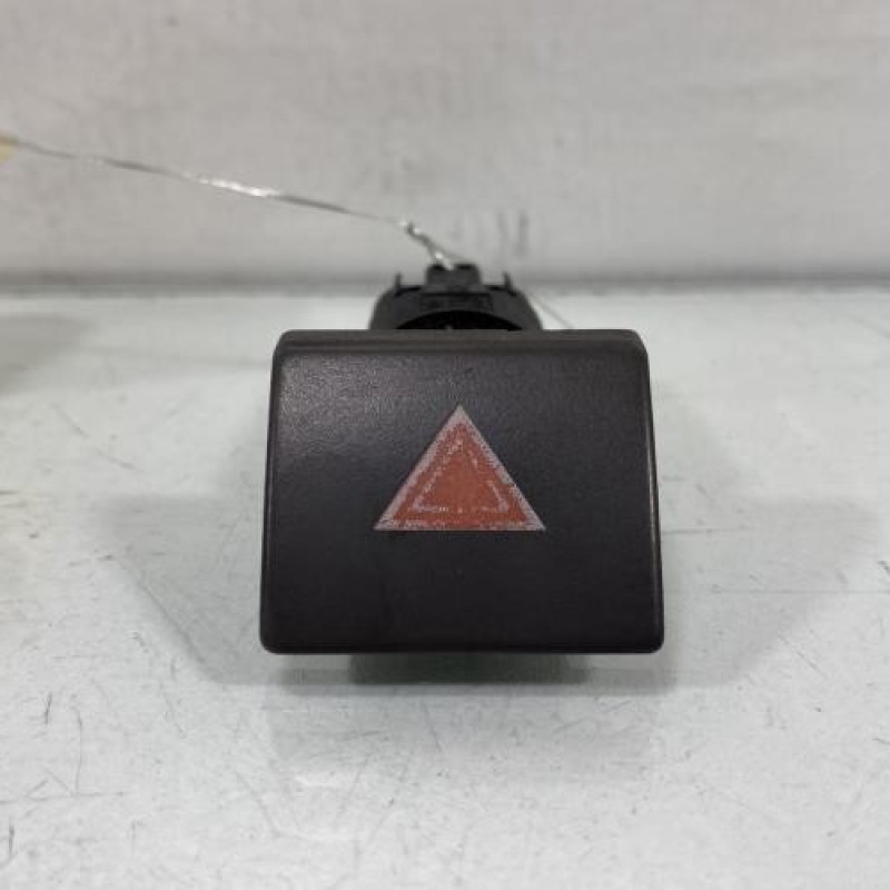 Bouton de warning FORD TRANSIT CONNECT 1 Photo n°1