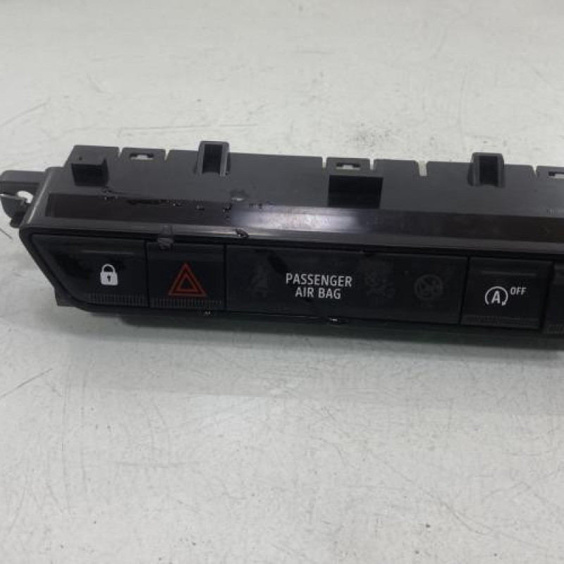 Bouton de warning DACIA SANDERO 3 Photo n°1