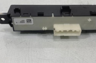 Bouton de warning DACIA SANDERO 3