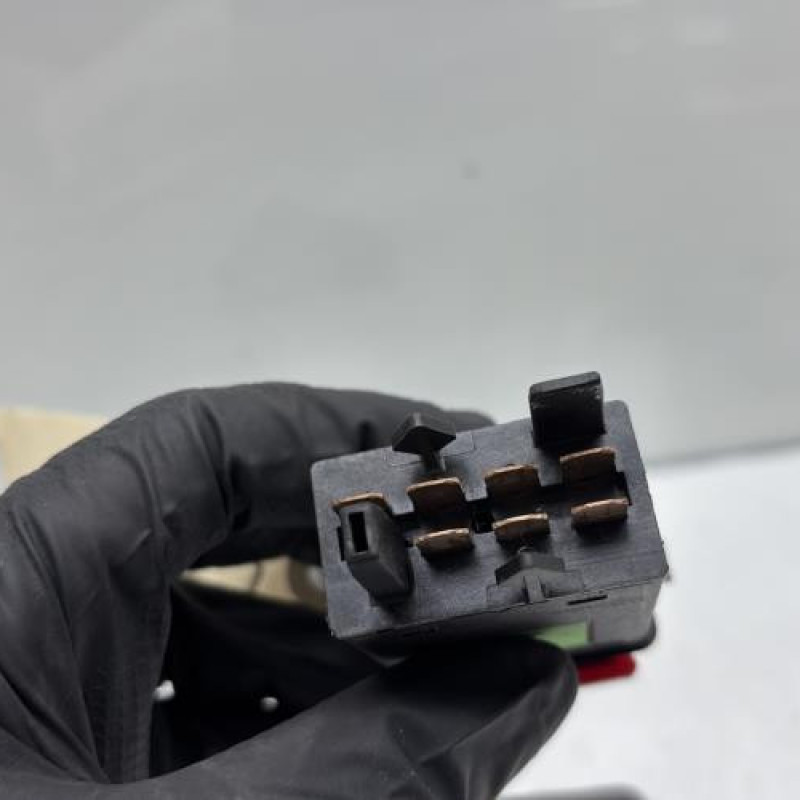 Bouton de warning AUDI A3 1 Photo n°2