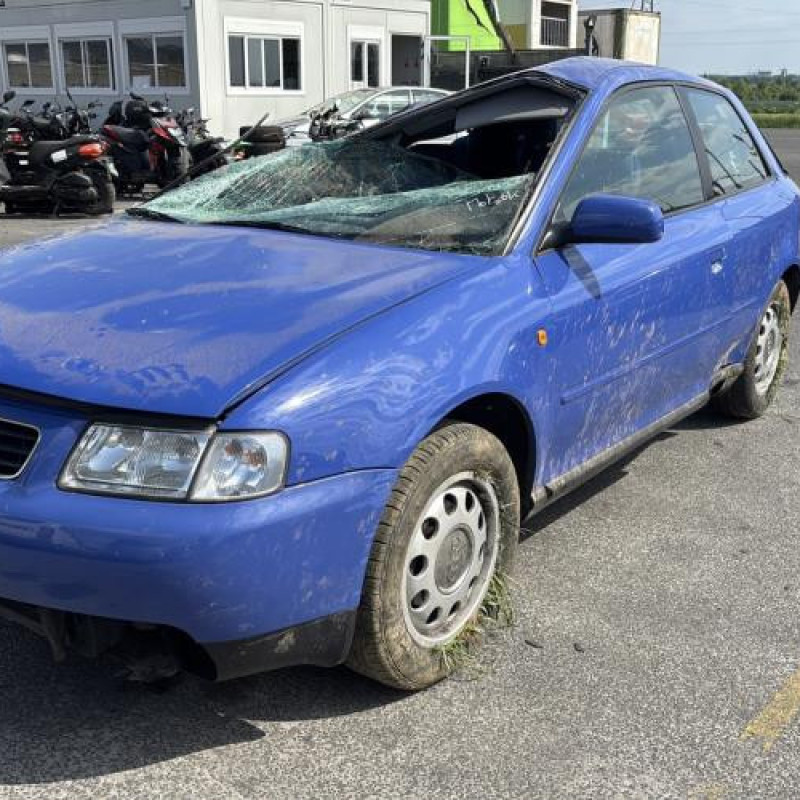 Bouton de warning AUDI A3 1 Photo n°4