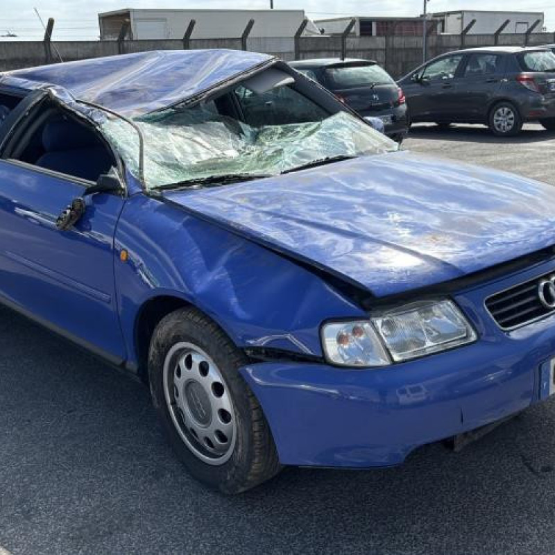 Bouton de warning AUDI A3 1 Photo n°5