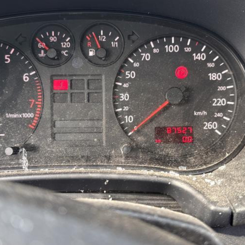 Bouton de warning AUDI A3 1 Photo n°18