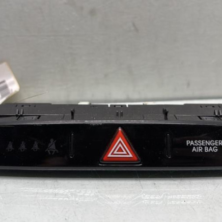Bouton de warning HYUNDAI I 20 1 Photo n°1
