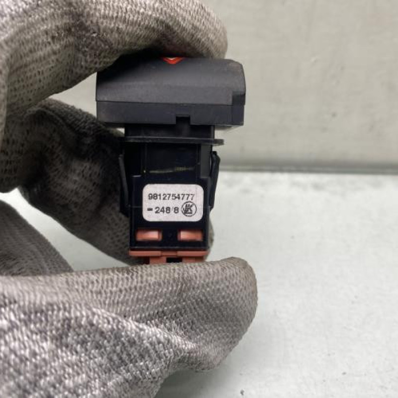 Bouton de warning CITROEN C3 3 Photo n°4