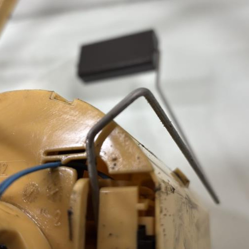 Pompe à carburant MERCEDES CLASSE R 251 Photo n°2