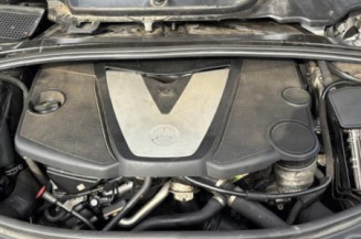 Pompe à carburant MERCEDES CLASSE R 251