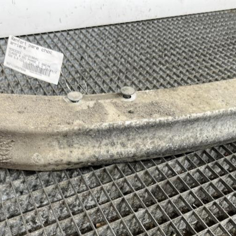 Renfort pare choc arriere (traverse) MERCEDES CLASSE R 251 Photo n°2