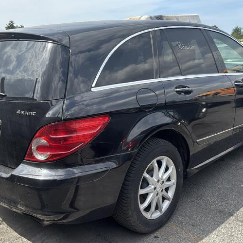 Renfort pare choc avant (traverse) MERCEDES CLASSE R 251 Photo n°18