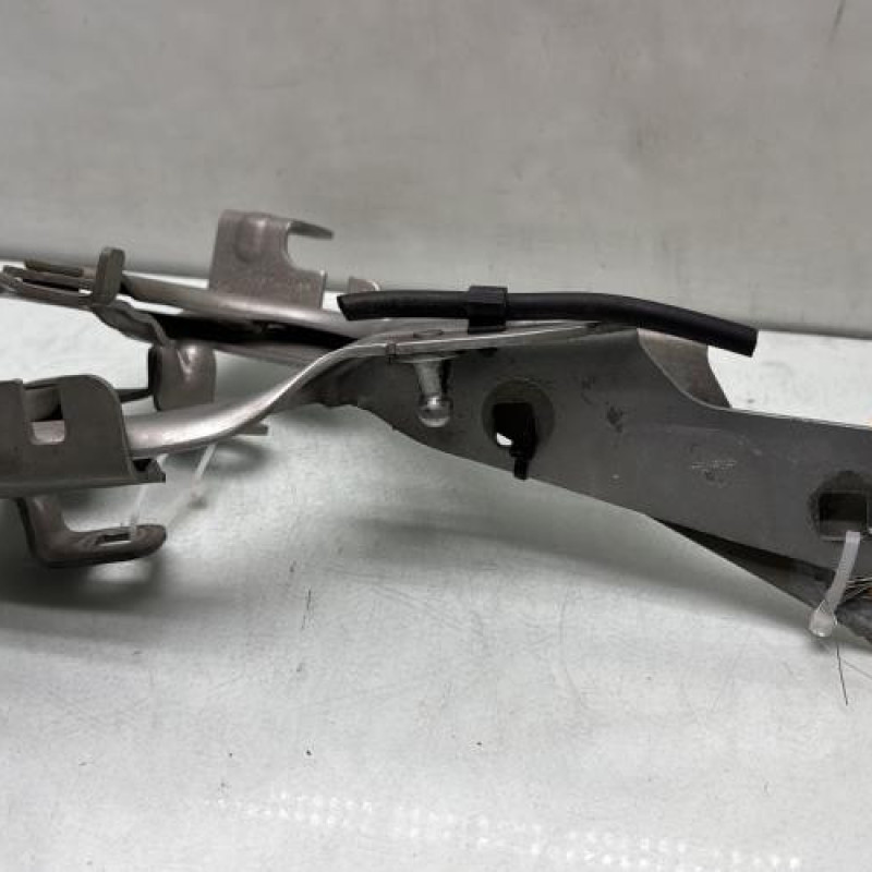 Charniere de capot RENAULT CAPTUR 1 Photo n°3