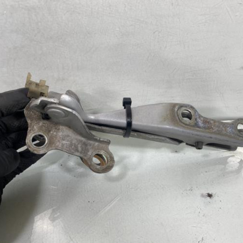 Charniere de capot TOYOTA YARIS 1 Photo n°2