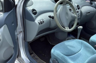 Charniere de capot TOYOTA YARIS 1