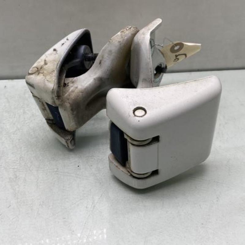 Charniere de porte de coffre gauche OPEL VIVARO 3 Photo n°1