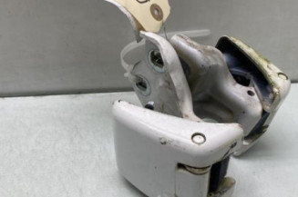 Charniere de porte de coffre droit OPEL VIVARO 3
