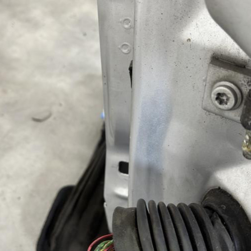 Porte avant gauche AUDI A4 1 Photo n°4