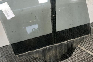 Vitre arriere droit PEUGEOT 2008 1