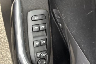Vitre arriere droit PEUGEOT 2008 1