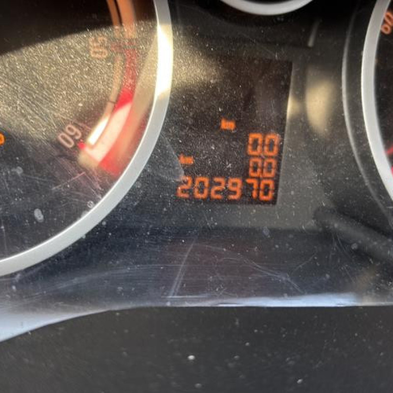 Moteur OPEL CORSA D Photo n°18