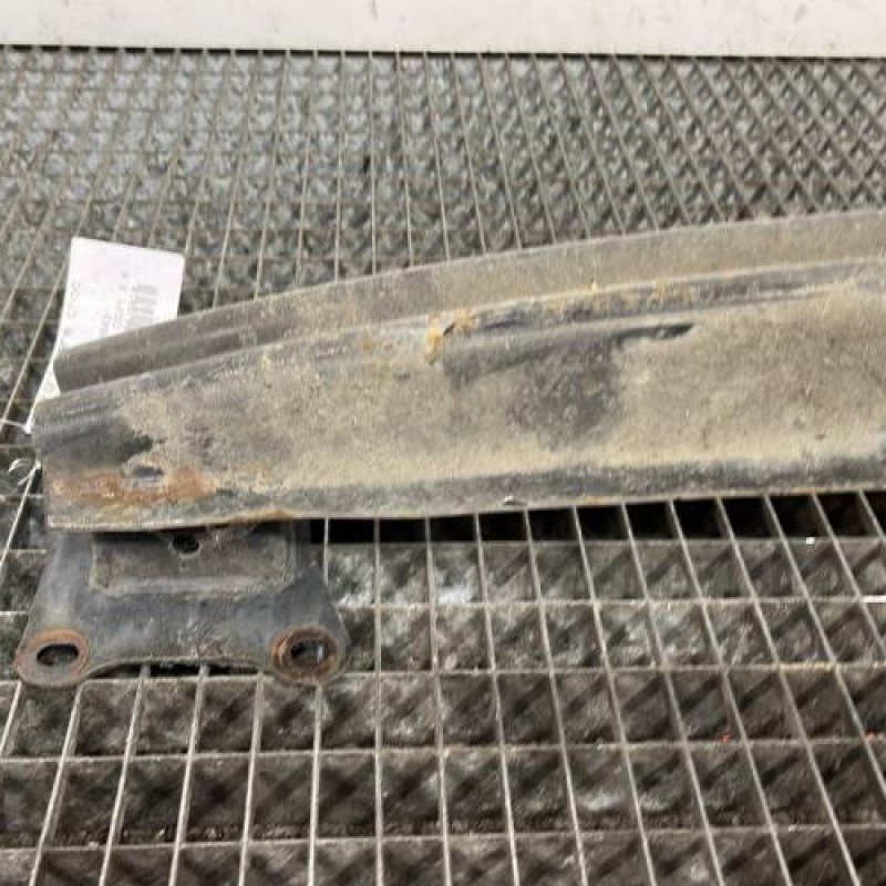 Renfort pare choc arriere (traverse) VOLKSWAGEN SCIROCCO 3 Photo n°2